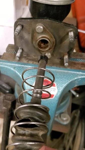 mastcyl64 rod1.jpg