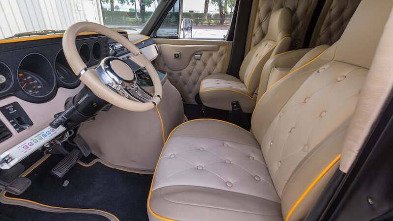 mecum-custom-van(22).jpg