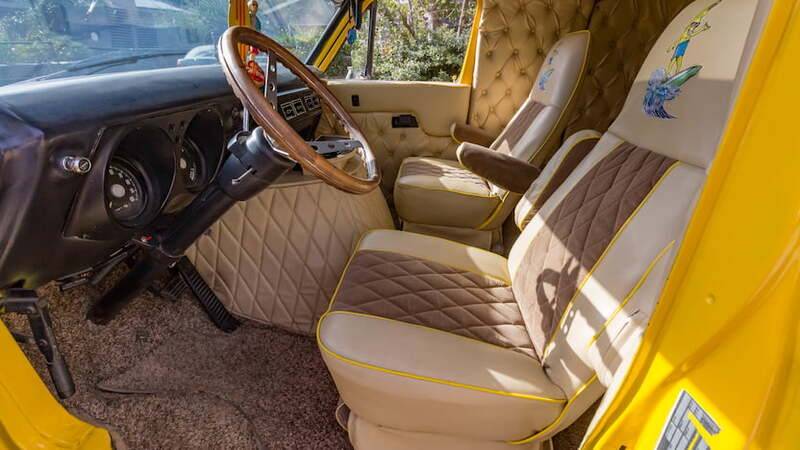mecum-custom-van(7).jpg
