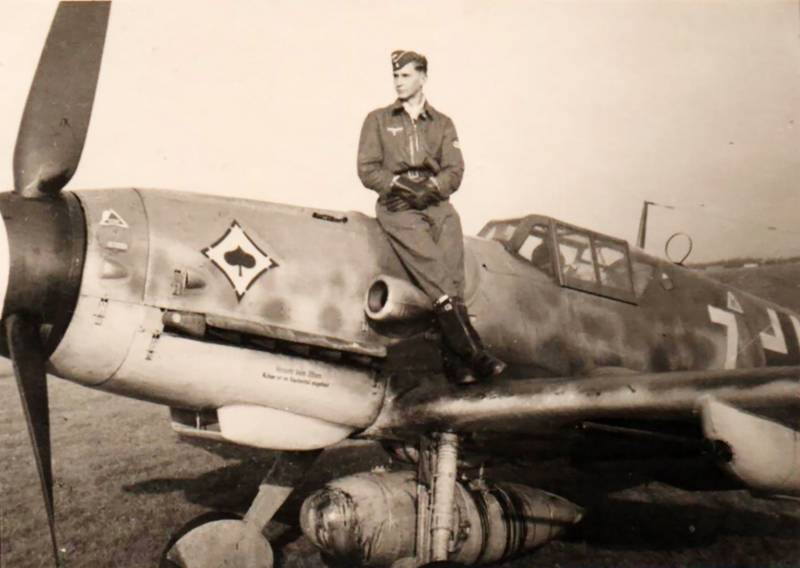 Messerschmitt-Bf-109G6R3R6-4.JG53-White-7-Gunter-Kremer-Wien-Seyring-before-4th-Mar-1944-01.jpg