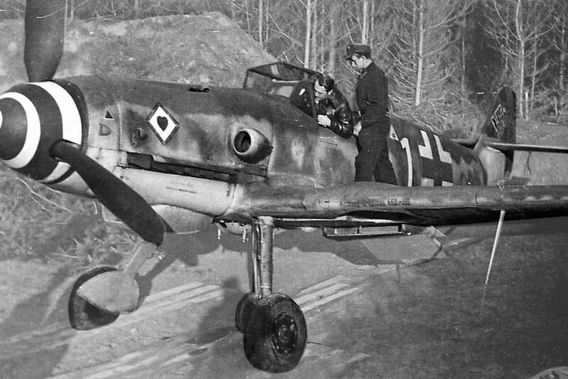 Messerschmitt-Bf-109K-4-WNr-330204-Franz-Menzel-9-JG77-Neuruppin-Germany-November-1944.jpg