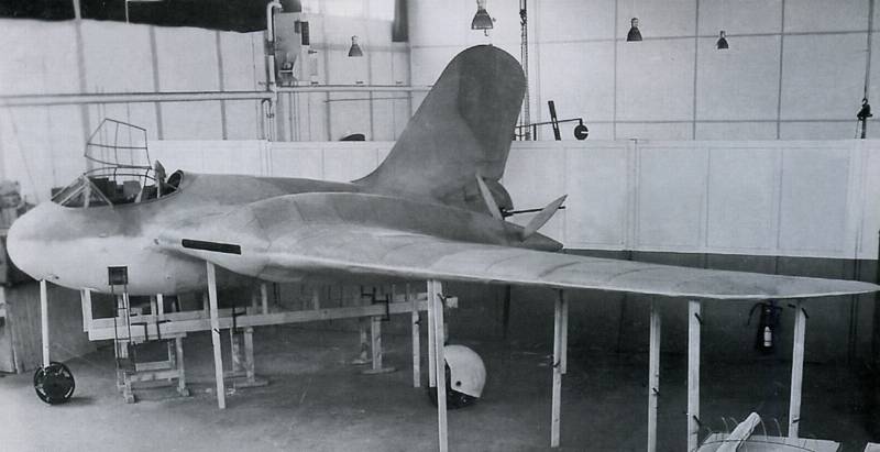 MESSERSCHMITT_ME-329-01.jpg