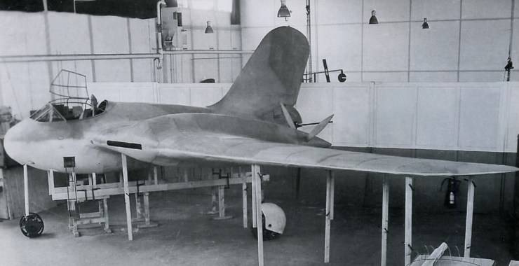 MESSERSCHMITT_ME-329-01.jpg