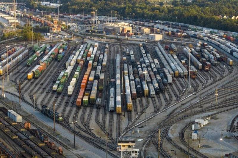 Meyerson-Rail strike 120222.jpg