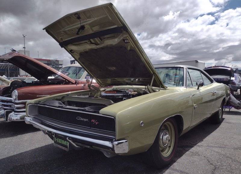 Misc Front End (16577) '68 Dodge Hemi Charger RT.jpg
