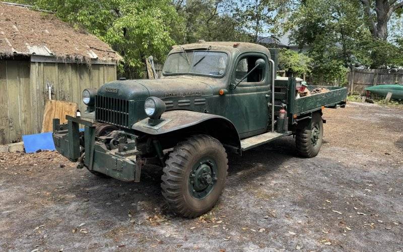 Misc Front End (16597) 1952 Dodge Power Wagon.jpg