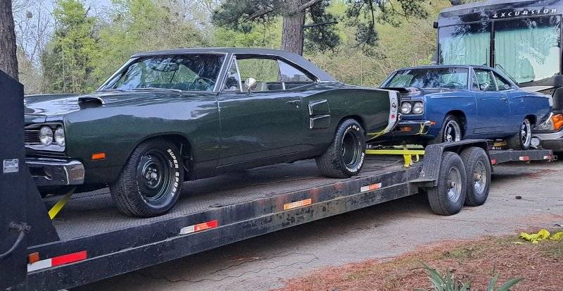 Misc Front End (16600) '69 Dodge Coronet Super Bee & '69 Plymouth road runner.jpg