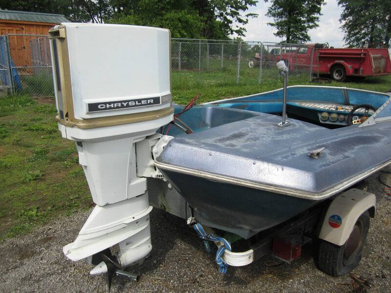 Mopar Chrysler 1970 Outboard Motor.jpg