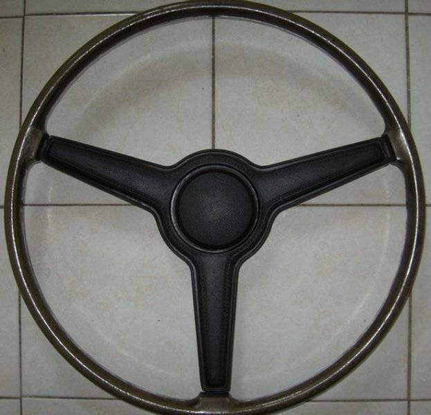 Mopar E body steering wheel C.jpg