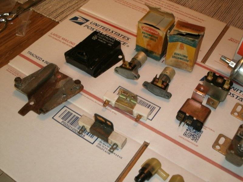 Mopar parts 8-17 Hemi Fan etc 007.JPG