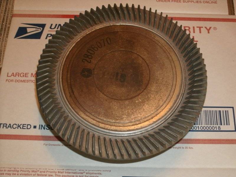 Mopar parts 8-17 Hemi Fan etc 011.JPG