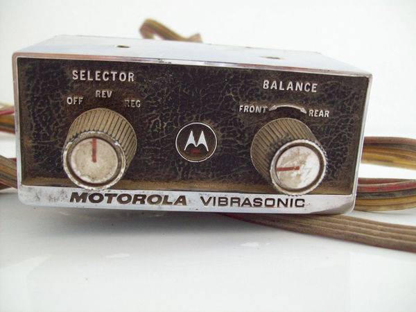 MoPar_Dodge_Plymouth_radio_reverb_unit_69_GTX_Road_Runner_Super_Bee_1.jpg