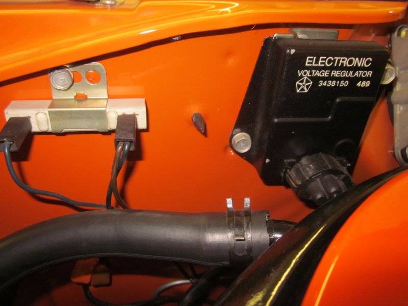 moparjohnvoltageregulator489.JPG