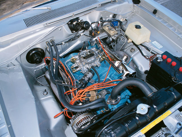 mopp_0308_02_z+1968_dodge_dart_gts_383+engine.jpg