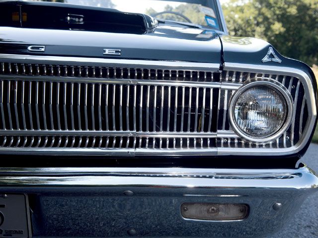 mopp_0604_09z+1965_dodge_coronet+headlight.jpg