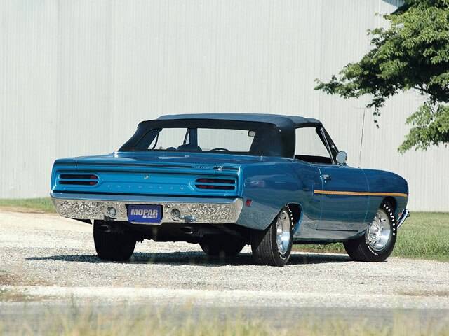 mopp_0605_02z-1970_plymouth_road_runner_convertible-rear.jpg