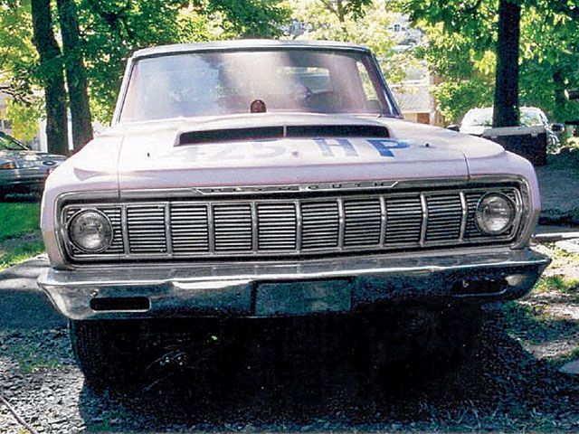 mopp_0809_02_z+1964_hemi_plymouth_savoy+front_view.jpg
