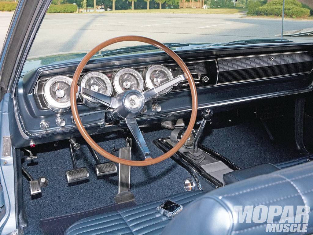 Dodge Charger 1969 салон