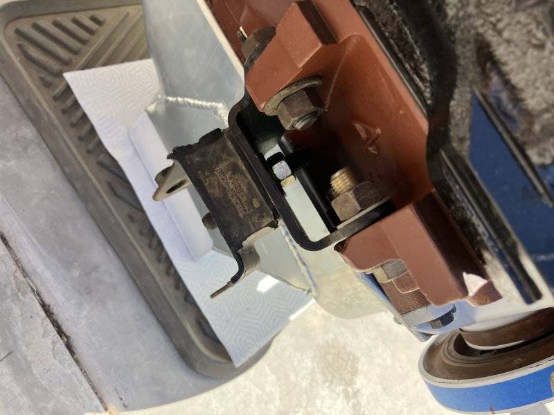 motor mount passengerJPG.JPG