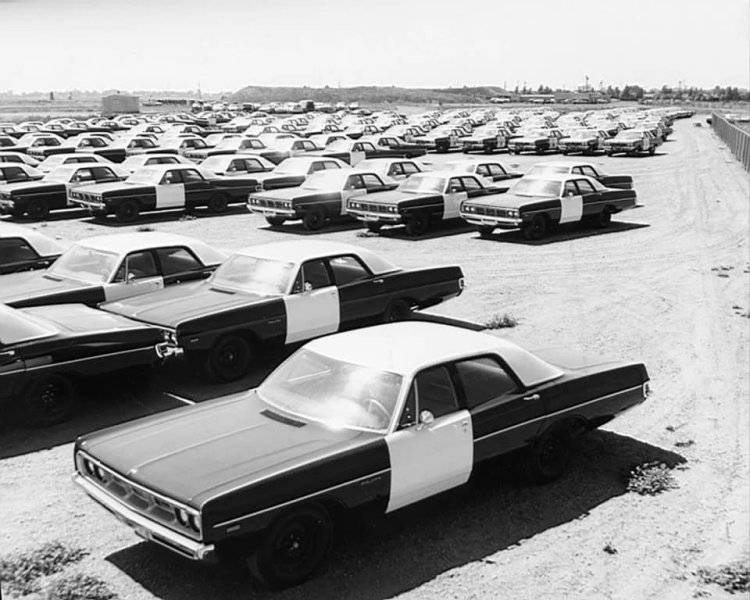 New California Highway Patrol '69 Dodge Polaras awaiting prep for service.jpg