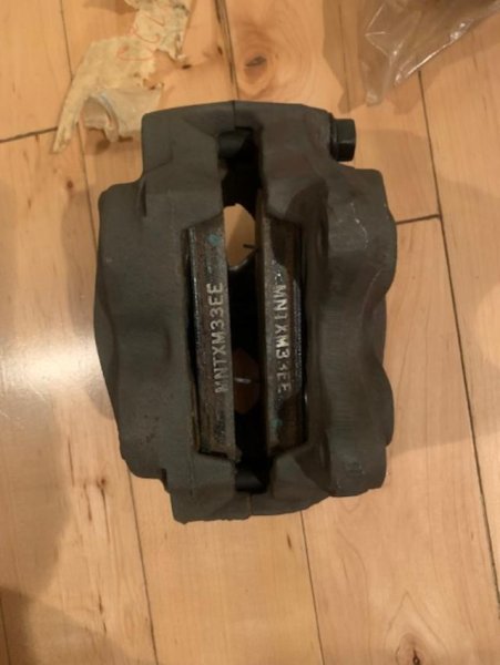 nos 1966-1969 MoPar B-Body 4 psiton caliper.....jpg