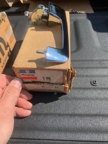 NOS A,B BODY OUTER DOOR HANDLES..jpg
