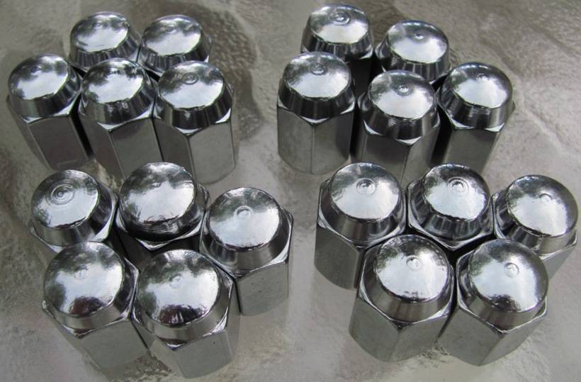 NOS assy line lug nuts left right 2823848 2823849.JPG