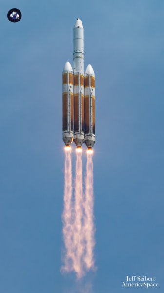 NROL-70-launch-on-last-Delta_3.jpg