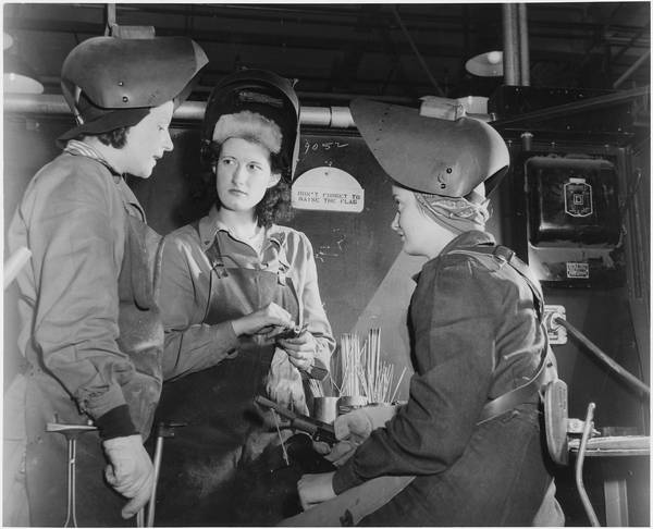 oduction_of_motor_mounts_and_welded_parts_in_a_welding_booth_at_the_Inglewood..._-_NARA_-_195478.jpg