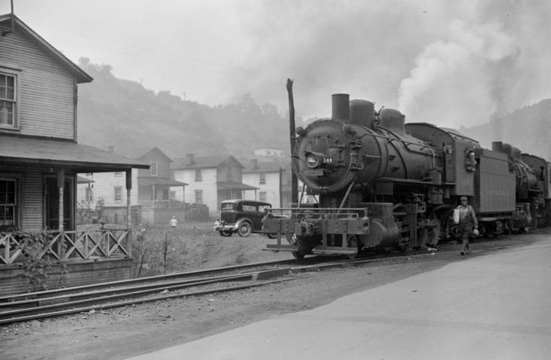 of-town-past-miners-homes-company-houses-several-times-morning-and-evening-osage-west-virginia-5.jpg