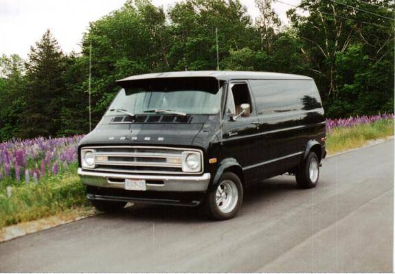 page-one-scurvy_dog39s-1977-dodge-ram-van-this-is-my-77-dodge-tradesman_51b80.jpg