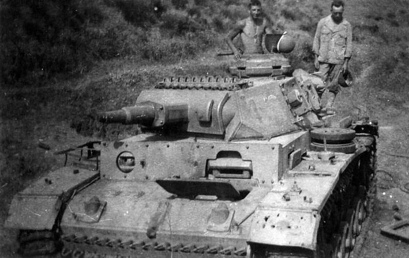 Panzer_III_Ausf_N_Italy_1944.jpg