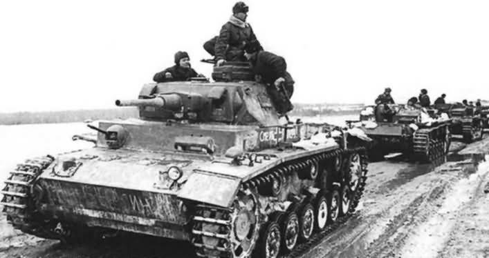 Panzer_III_tank_captured.jpg