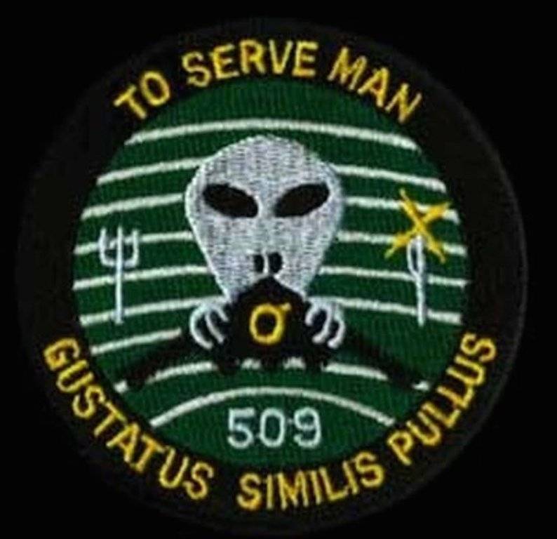 patch%20alien%20stealth%20bomber%20to%20serve%20man.jpg