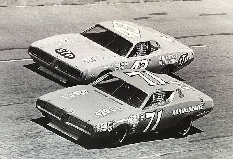 petty baker 1973 daytona 500.jpg