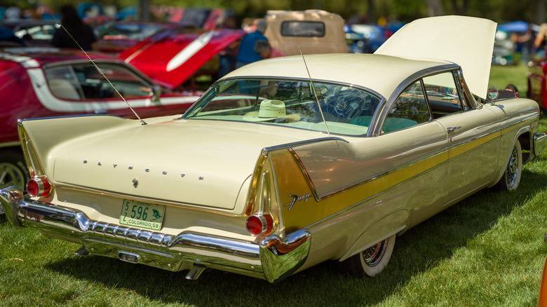 plymouth-fury-1723486184.jpg