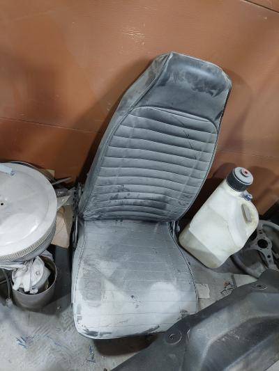 plymouth seats 2.jpg