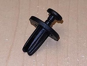 PushPinRetainer.jpg