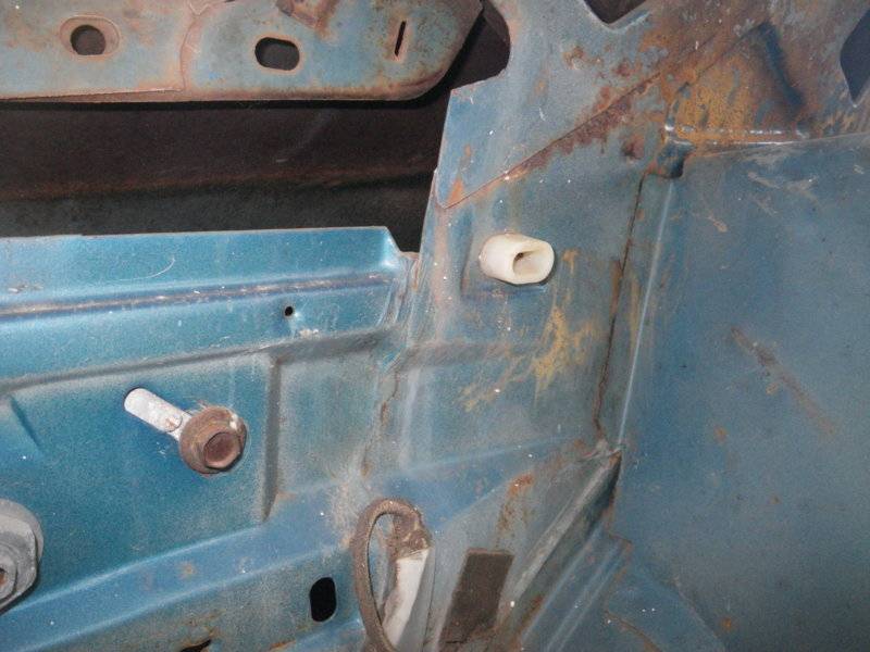 Quarter Window Plastic.JPG