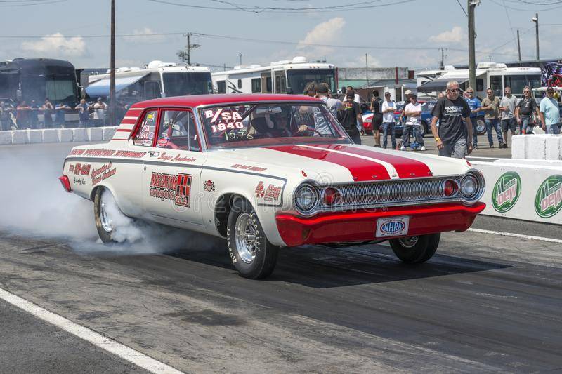 r-drag-racing-event-napierville-dragway-july-vintage-mopar-car-track-making-smoke-show-111887948.jpg