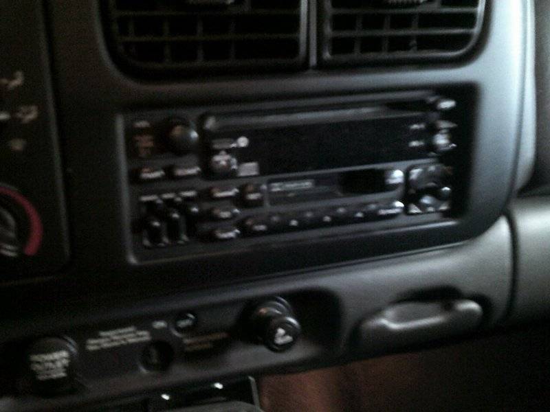 Radio 68 RR car & 99 Dakota truck 001.JPG