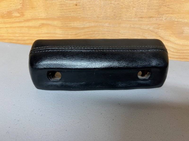 rear armrest no tray bottom.jpg