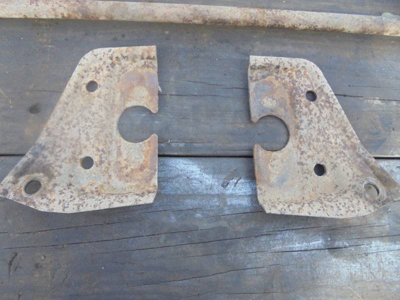 rear sway bar plates 73-74.jpg
