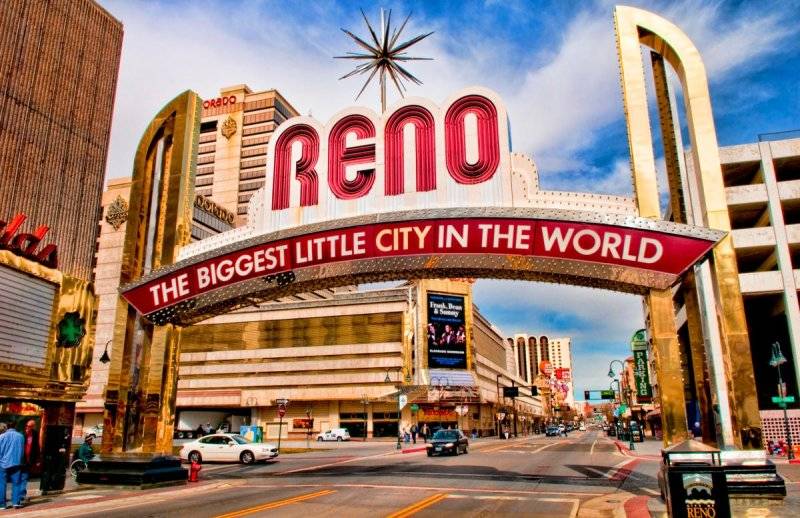 Reno Sign.jpg