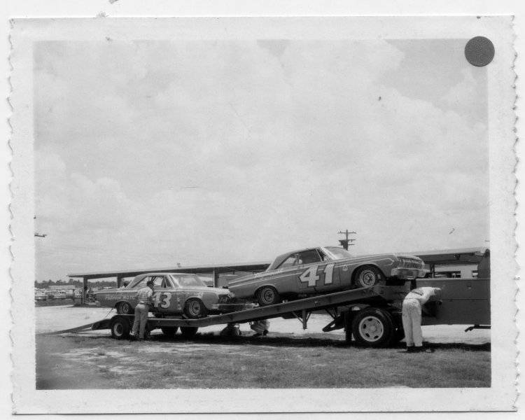 Richard Petty Daytona Car Hauler.jpg