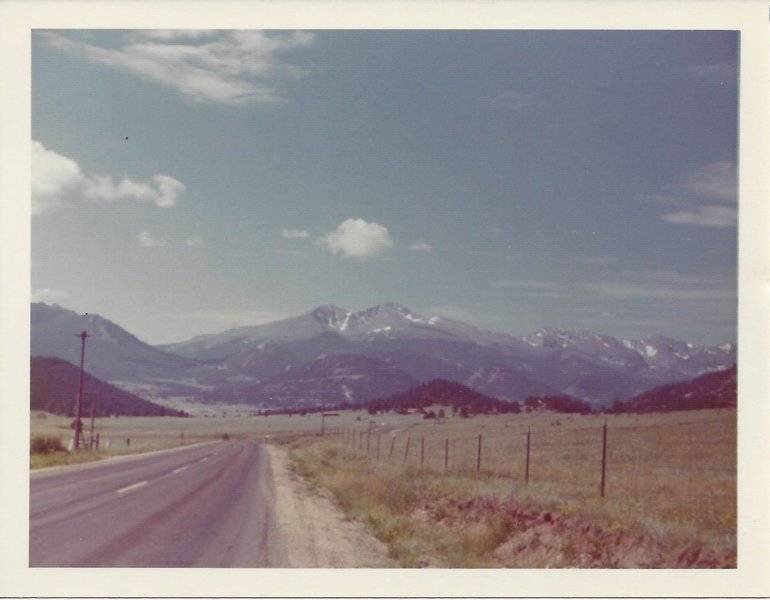 Road starting up Pikes Peak 1975.jpg