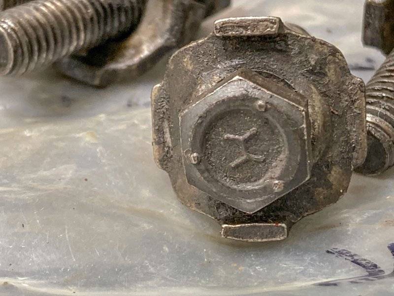 rocker arm bolt 2_edited.jpg