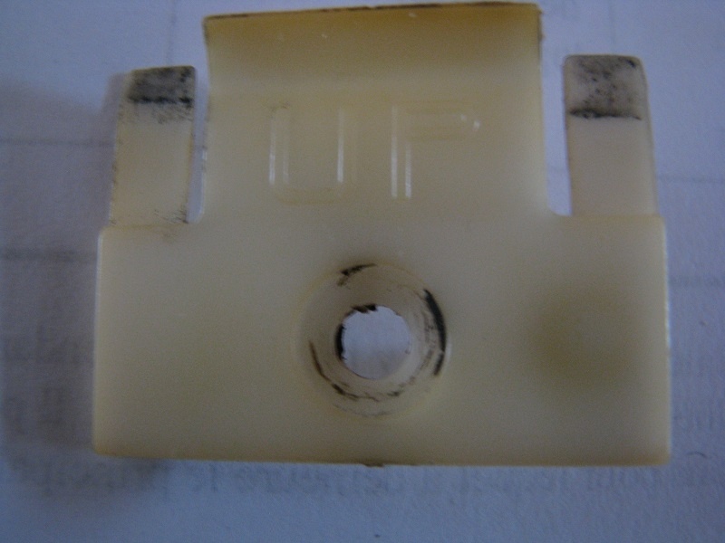 Rocker Panel Moulding Clips 003.JPG