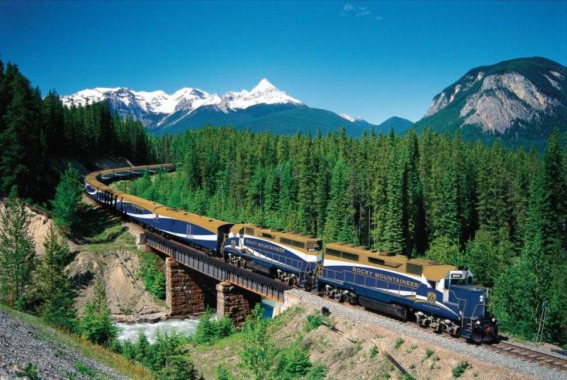 rocky-mountaineer-train-mountains.jpeg
