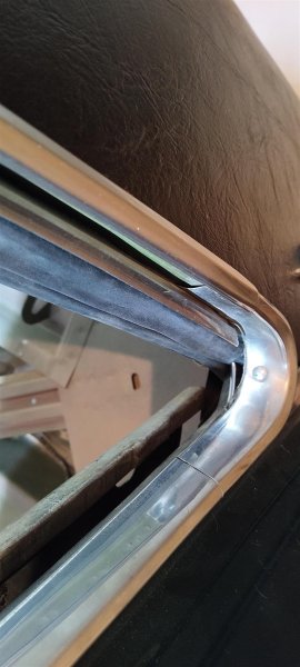 RoofRailWeatherstrip-Done3.jpg